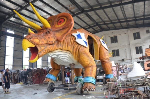 Desfile de Triceratops (CET-F4)